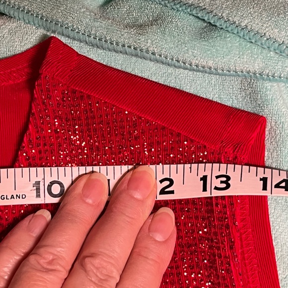 NWT - M Red Glitter Short Sleeve Spandex Top, The Travel Collection - Hip Length - Picture 8 of 13